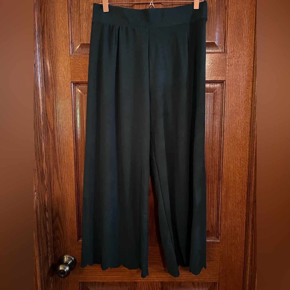 Zenana Outfitters Scallop Hem High Rise Crop Pants Heavy Ponte Wide Leg Green 1X